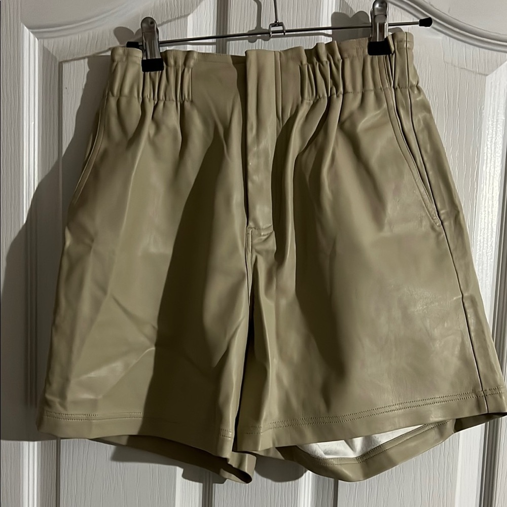 Modern Citizen - Kipp Paperbag Vegan Leather Shorts in Sand - Size Small NWOT - Picture 4 of 6